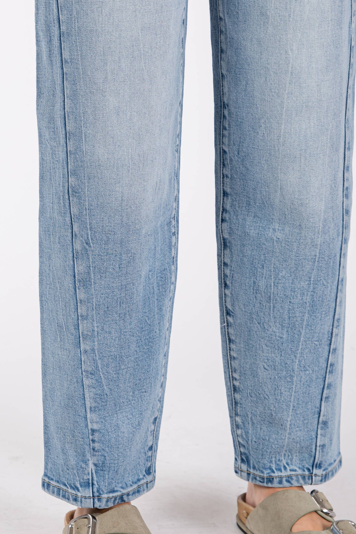 SIDE SEAM DETAILING HIGH RISE COMFORT BARREL JEANS